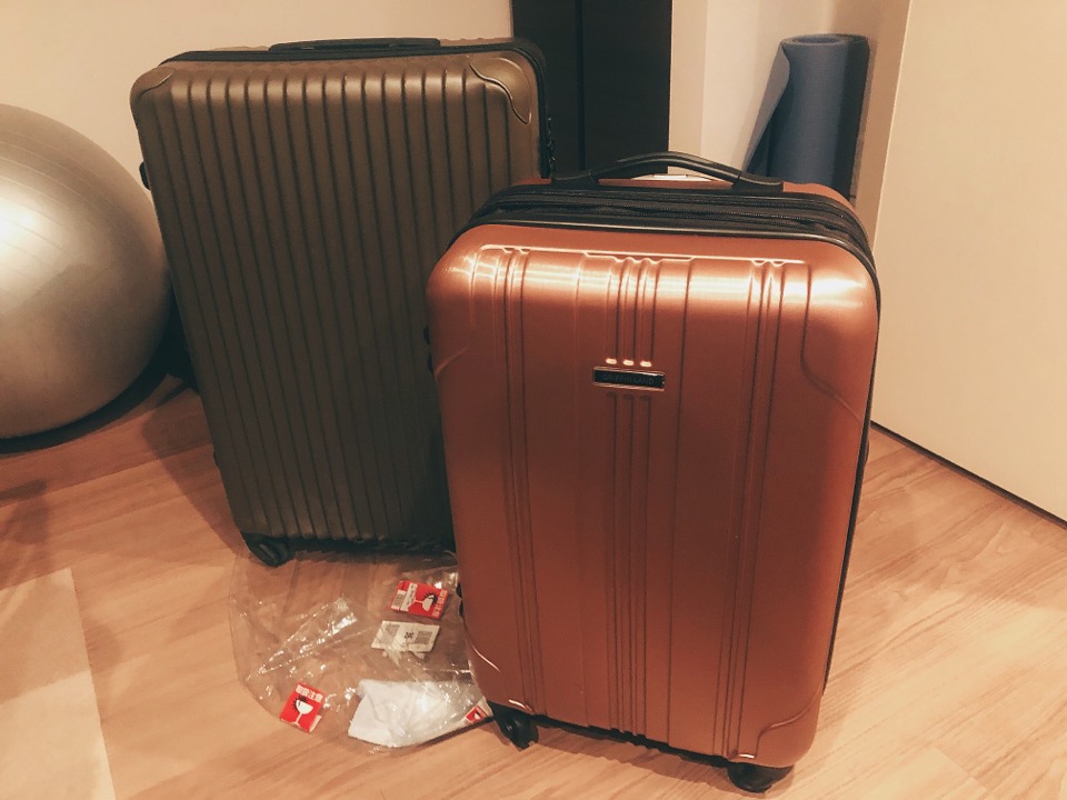 モルディブ旅行のスーツケース