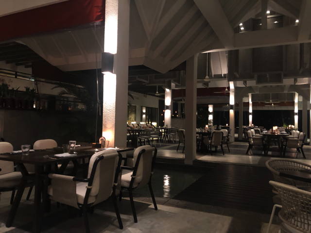 フォーシーズンズリゾートモルディブ アット ランダーギラーヴァル レストラン CAFE LANDAA（カフェ ランダ）